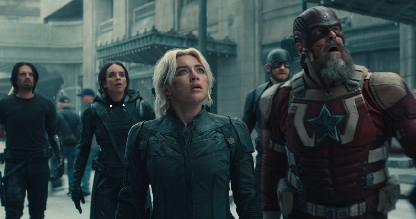 《雷霆特攻隊*》新版黑寡婦葉蓮娜、酷寒戰士巴奇、紅色衛兵、幽靈、模仿大師與短暫擔任美國隊長的約翰沃克攜手組隊拯救地球。（圖／漫威影業提供）