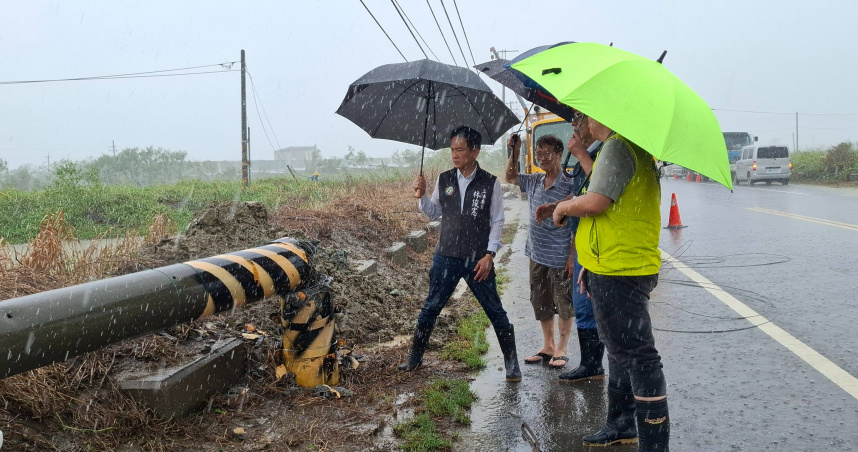 颱風丹娜絲襲擊台南，立委林俊憲7日前往勘災並協調處理農損與清整工作。（圖／郭國文辦公室提供）