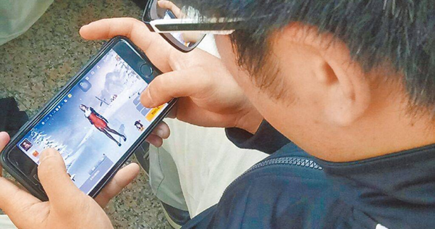 AI浪潮來襲，被視為「數位原住民」的中小學生世代，學習與生活也被重塑。（示意圖／非新聞事件當事人／報系資料照）