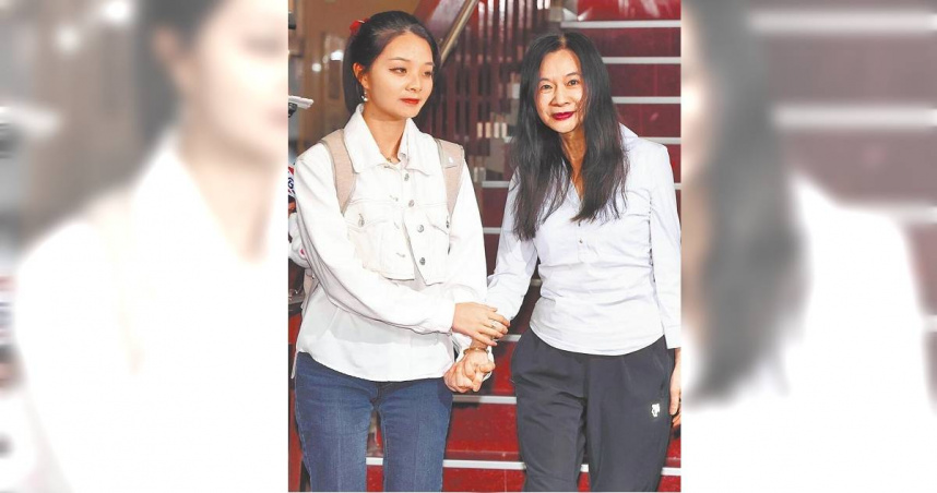 國民黨台北市議員應曉薇深陷京華城案，外表亮麗的大女兒應佳妤近期勤跑行程，引發熱議，外界好奇是否有意交棒。（圖／報系資料照）