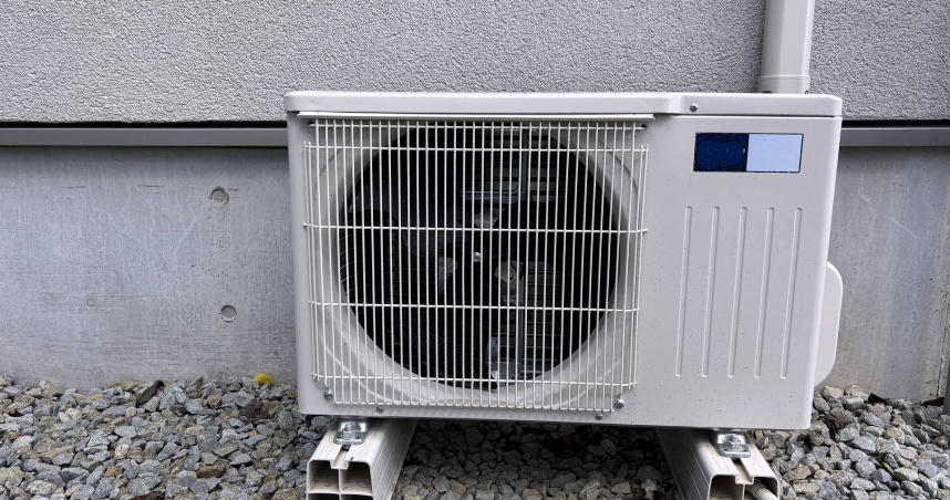 台北市一名男子租屋處冷氣室外機需更換，但工程僅能從隔壁鄰居進出，鄰居拒絕遭判應容忍修繕。（示意圖／photoAC）