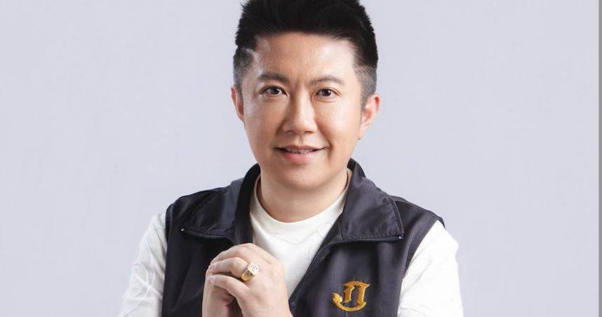 賓賓哥到台中一所國中開直播惹議。（圖／翻攝自賓賓哥臉書）