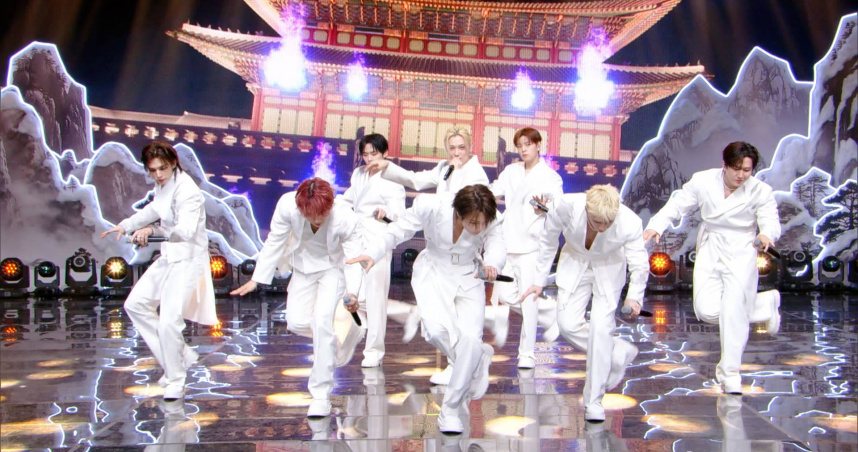 Stray Kids在過年節目「穿越」到朝鮮時代。（圖／Hami Video提供）