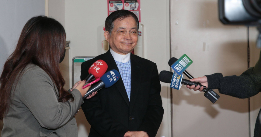 國民黨立委賴士葆提出軍購預算折衷方案，主張修正條例明定發價書到位後，「3800億元＋N」基礎上逐步擴編至8000億元。（圖／周志龍攝）