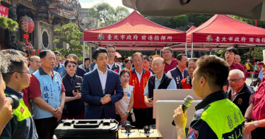 艋舺龍山寺1日捐贈台北市政府消防局無人機1架及專用消防警備車1輛。（圖／翻攝畫面）