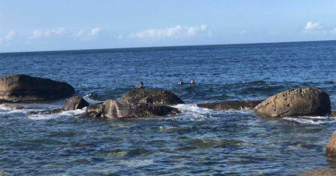 貢竂福連國小海域疑現未爆彈 軍方今早二度下海搜尋