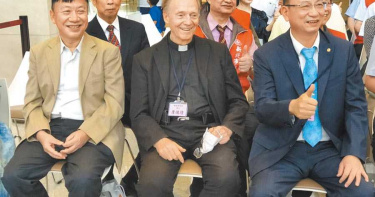 新北醫師捐助社福300萬 洋神父感謝各界愛心