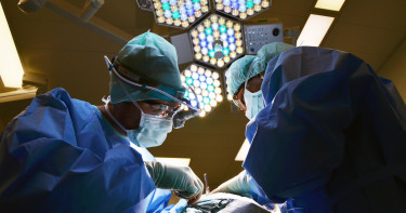 腹痛就醫8小時後慘死異鄉 解剖竟發現器官「消失」