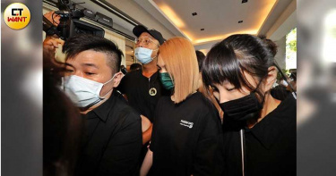小鬼驟逝/靈堂開放最終日 楊丞琳再度現身弔唁全程不發一語