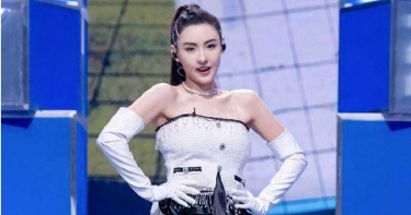 40歲身材超狂!張柏芝穿小背心入鏡 傲人上圍全都露
