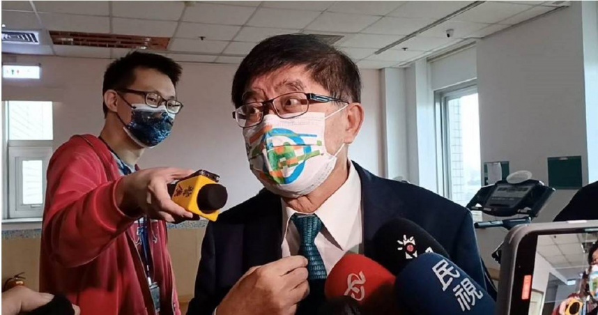 李伯璋遭爆牽手乾女兒 坦言有感覺...誇她為奶奶吃素10年