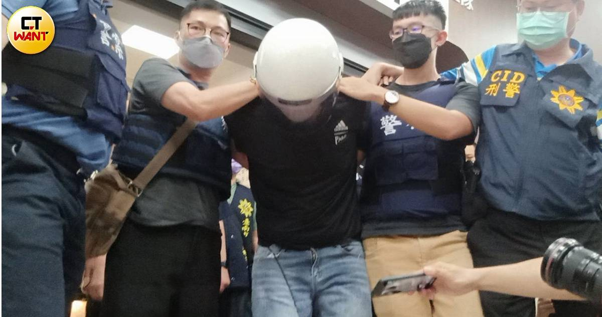 台南殺警案／深夜圍捕林信吾！無人街道突冒數十警網驚呆 他逃亡路上搶劫曝行蹤 | 社會 | CTWANT