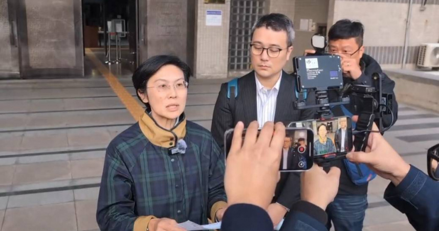 立委林岱樺說，面對打擊，他會挺直站立，不會屈膝跪下。（圖／林岱樺辦公室提供)