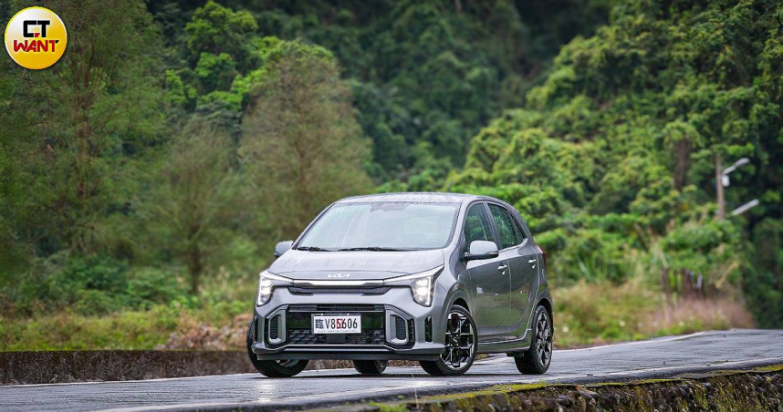 The New Picanto在外觀、內裝科技及安全性能上，都較小改款前顯著提升。（圖╱黃威彬攝）