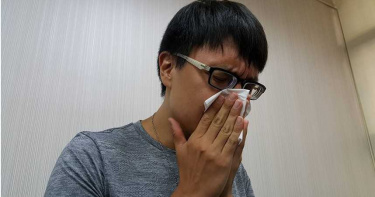 連續20發!男子打噴嚏太用力…「肺泡破了」慘釀自發性氣胸