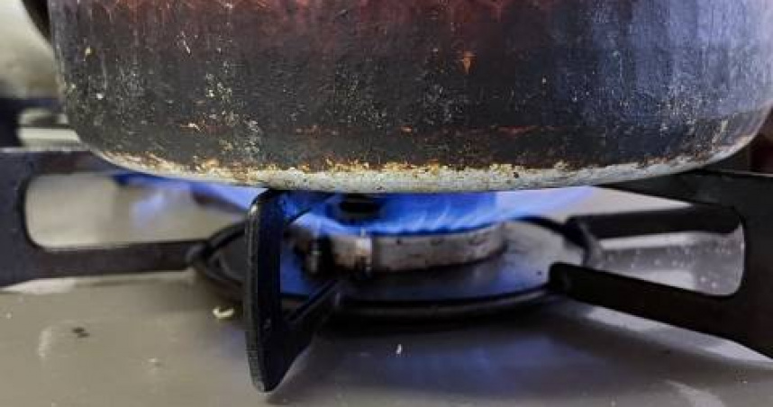 浙江有一家6口在客廳吹冷氣，廚房煮著紅豆湯，卻引發一氧化碳中毒。（示意圖／翻攝自photoAC）