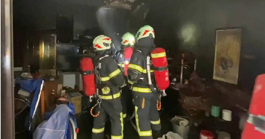 彰化縣北斗鎮大新路上一處透天民宅在今天上午發生火災，屋主兒子不幸命喪火場。（圖／民眾提供）