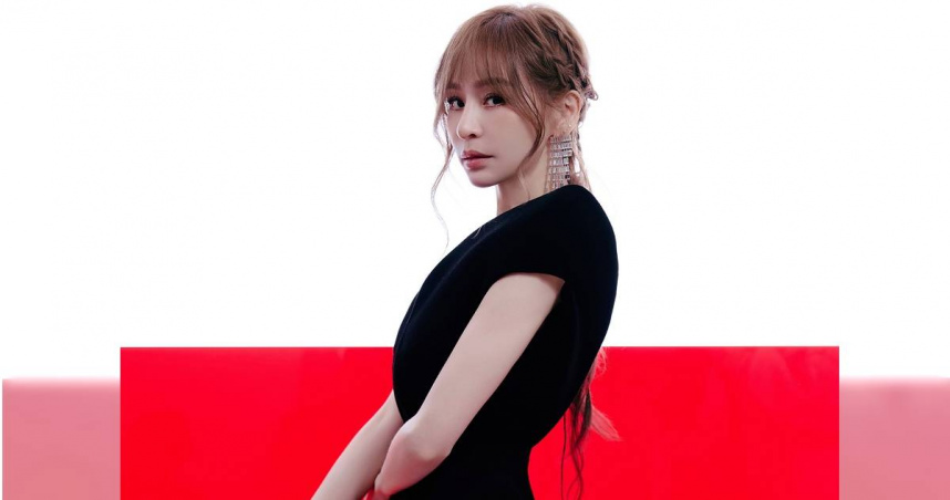 王心凌獲頒微博盛典年度矚目音樂人獎項。（圖／寬宏藝術 X 天晴娛樂提供）