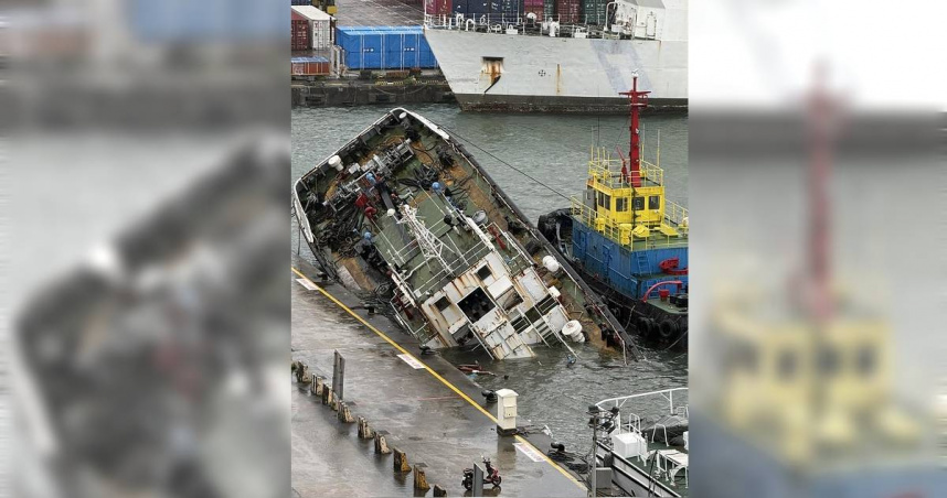 基隆港「宏略8號」突船頭沉沒。（圖 ／翻攝畫面）