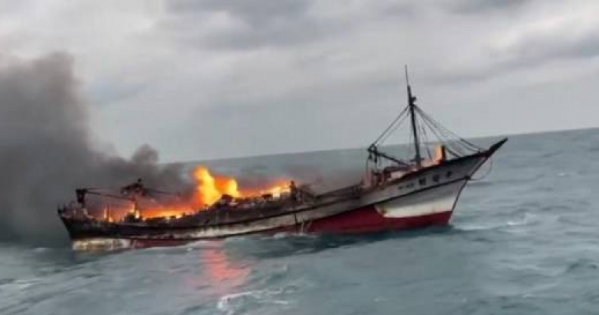 昇發財168號海上爆炸火劫。（圖 ／翻攝畫面）