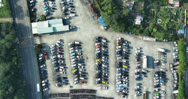 新北市警方加強取締毒酒駕，導致保管場車輛激增，警方目前正積極爭取樹林公有拖吊場周邊國有土地撥用，與交通局辦理整地擴建事宜。（圖／翻攝畫面）