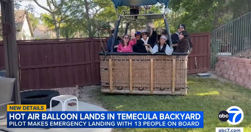 熱氣球載有13人降落於民宅後院，畫面曝光引發關注。（圖／翻攝自YT，ABC7，下同）