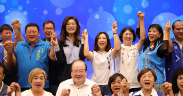 鄭麗文表示，民進黨不顧農民活路，台東縣長為農民發聲卻受到百般刁難與政治追殺，「台灣還是自由民主國家嗎？」（圖／取自國民黨網站）