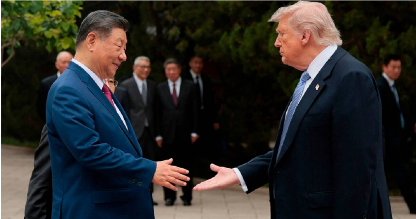 美國總統川普（右）與中國國家主席習近平，曾在上月討論到對台軍售問題。（圖／達志／美聯社）