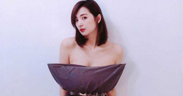 阿喜挑戰枕頭裙險穿幫 白皙雪乳呼之欲出