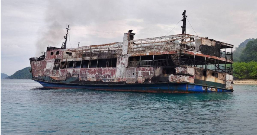 「MV June Aster」週三深夜陷火海，釀至少5死，87人下落不明。（圖／達志／美聯社）