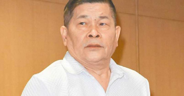 破產背債2.4億 澎恰恰神情慌張突被員警帶走