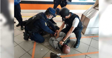 怪男自稱攜炸彈搭高鐵喊:我有爆裂物 警壓制搜出「麥香紅茶」