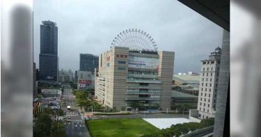 老闆訂「豪華風景房」給員工:人生不是只有工作 感動入住傻眼…全網笑噴