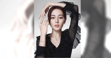 迪麗熱巴優雅演繹 女神綻放珍珠光采