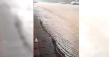 信義區水淹小腿肚!黃土泥濘覆蓋騎樓 汽車經過濺水花
