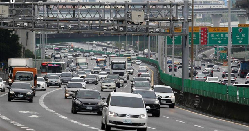 交通部高速公路局預估今日將有返鄉及出遊走春車潮，國道交通量開始步入高峰，且以南向車流居多。（圖／本報資料照）