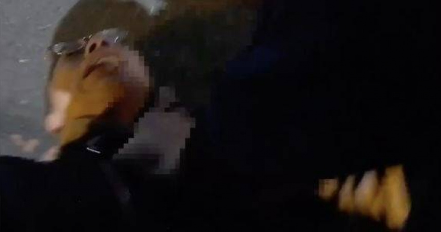 林口酒駕男瘋狂鳴喇叭拒檢逃逸，警壓制遭襲受傷仍成功逮捕。（圖／翻攝畫面）