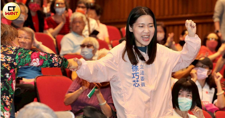 國民黨立委徐巧芯罷免案，第二階段連署突破法定門檻，未來成案機率大。（圖／黃耀徵攝）