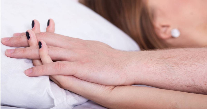 一對夫妻參加完「換妻派對」後怕得性病，選擇跨區就醫。（示意圖／翻攝自photoAC）