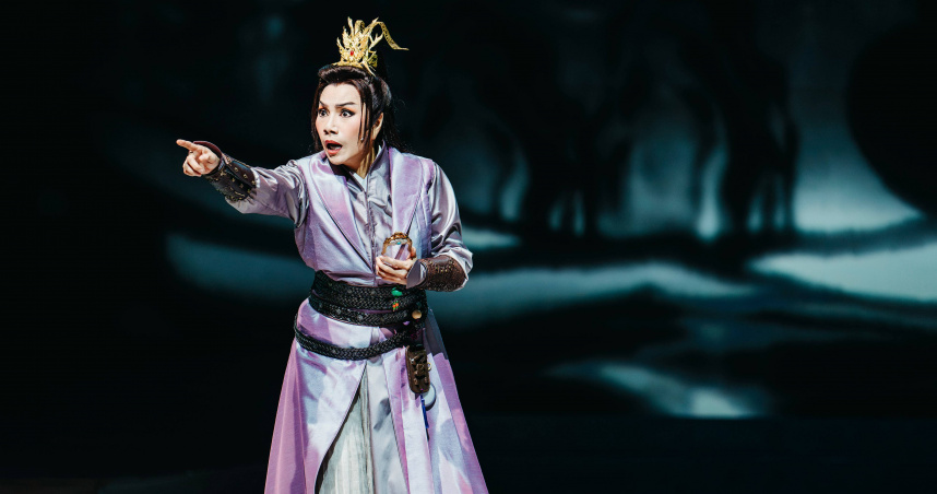 《孟婆客棧-冥星雙飛俠》唐美雲在劇中飾演萬千帆負責解決客棧疑難雜症。（圖／唐美雲歌仔戲團）