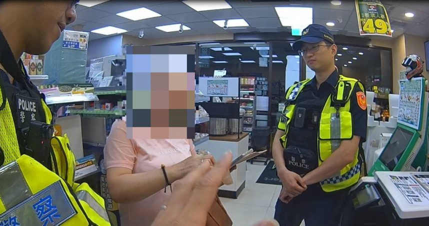 內湖分局康寧派出所警員至現場阻詐。（圖／翻攝畫面）