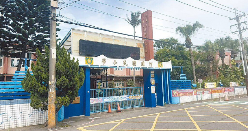 竹圍國小將於明年8月搬遷至竹圍國中。（圖／中國時報廖姮玥攝）