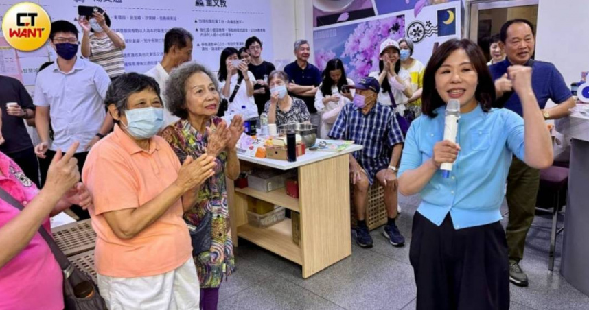 李彥秀表示，最新民意已經產生，朝野政治人物都必須更謙卑的傾聽民意（圖／方萬民攝）