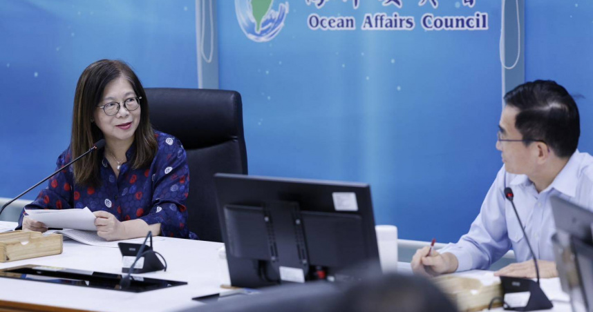 管碧玲表示，上午她主持主管會報時，特別交代副主委兼署長張忠龍，請他立即通知兩家造船廠，「我們不必賒帳了」。（圖／取自管碧玲臉書）