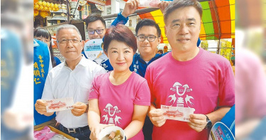 郝龍斌今天發文挺爭取停止羈押的前民眾黨主席柯文哲,圖為郝龍斌與盧秀燕先前在活動中同台（圖／報系資料照）