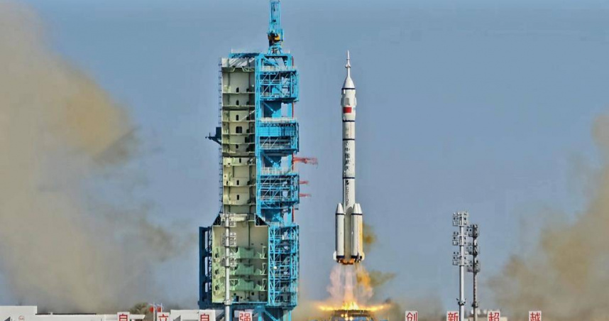 神州20號載人飛船點火升空瞬間。（圖／中時記者／藍孝威攝）