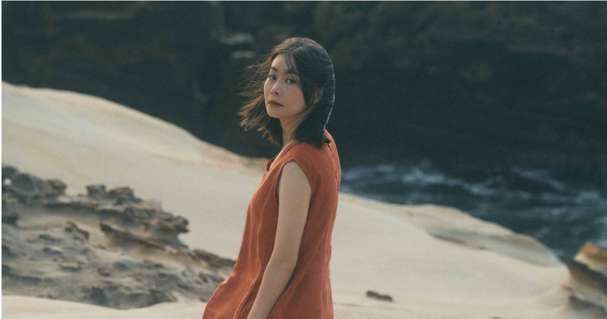 鄭宜農演出舞台劇《後生》。（圖／人力飛行劇團）