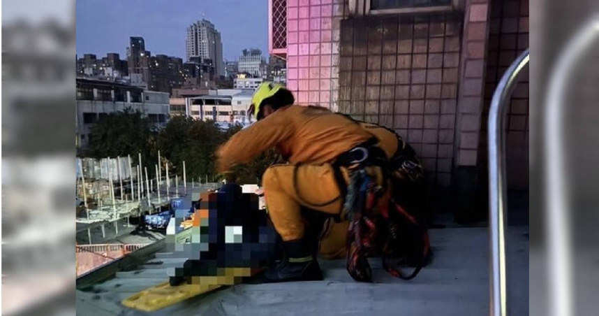 台中男子8樓墜落鐵皮屋奇蹟生還，家人上廁所才發現。（圖／翻攝畫面）