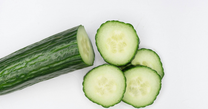 蔡明劼提醒，早餐若想攝取蔬菜，可選擇小黃瓜、牛番茄、玉米筍等等可以快速上桌的食材。（示意圖／unsplash）