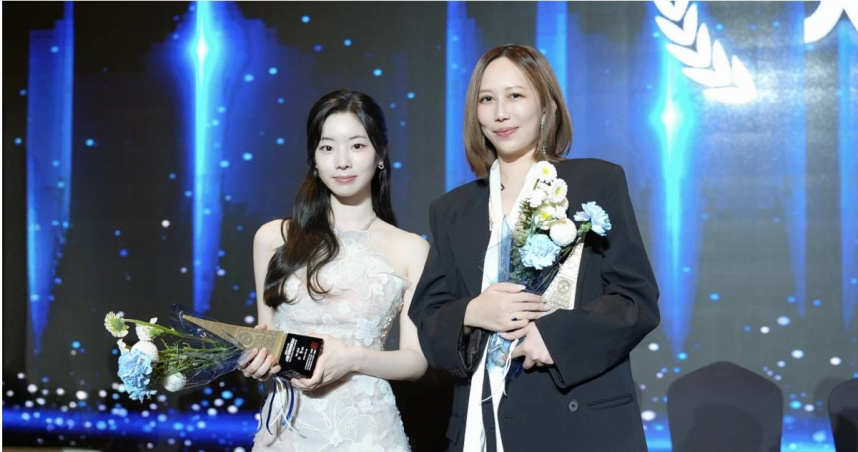 瑪菲司拿下「亞洲演員新人獎」，與TWICE成員金多賢等韓流重量級明星同場。（圖／菲娛樂文創提供）